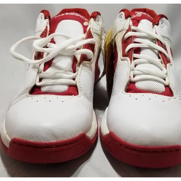 New Balance WB886RD RED & WHITE Abzorb Basketball Shoes Sz Wmn 7 Sample & Rare - Picture 1 of 12